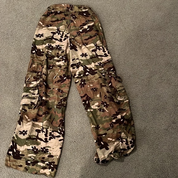 urban outfitters camo pant size xtra small - Picture 6 of 6